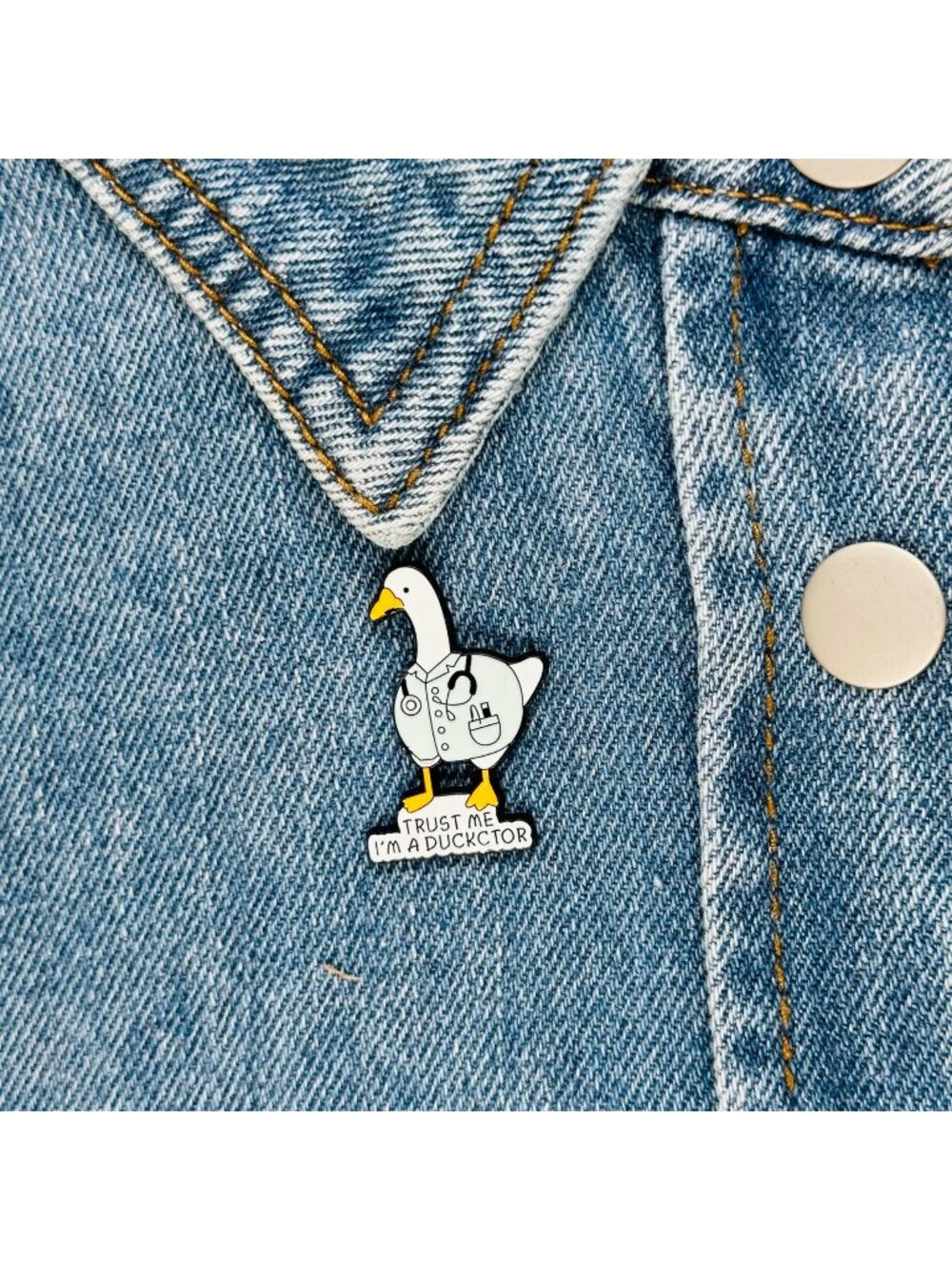 ⭐Cartoon Animal Shaped Doctor Duck Pin Brooch Trust Me I'm A Ducktor Medicine